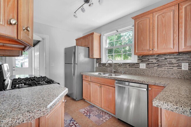 Building Photo - 4515 Sappho Ave