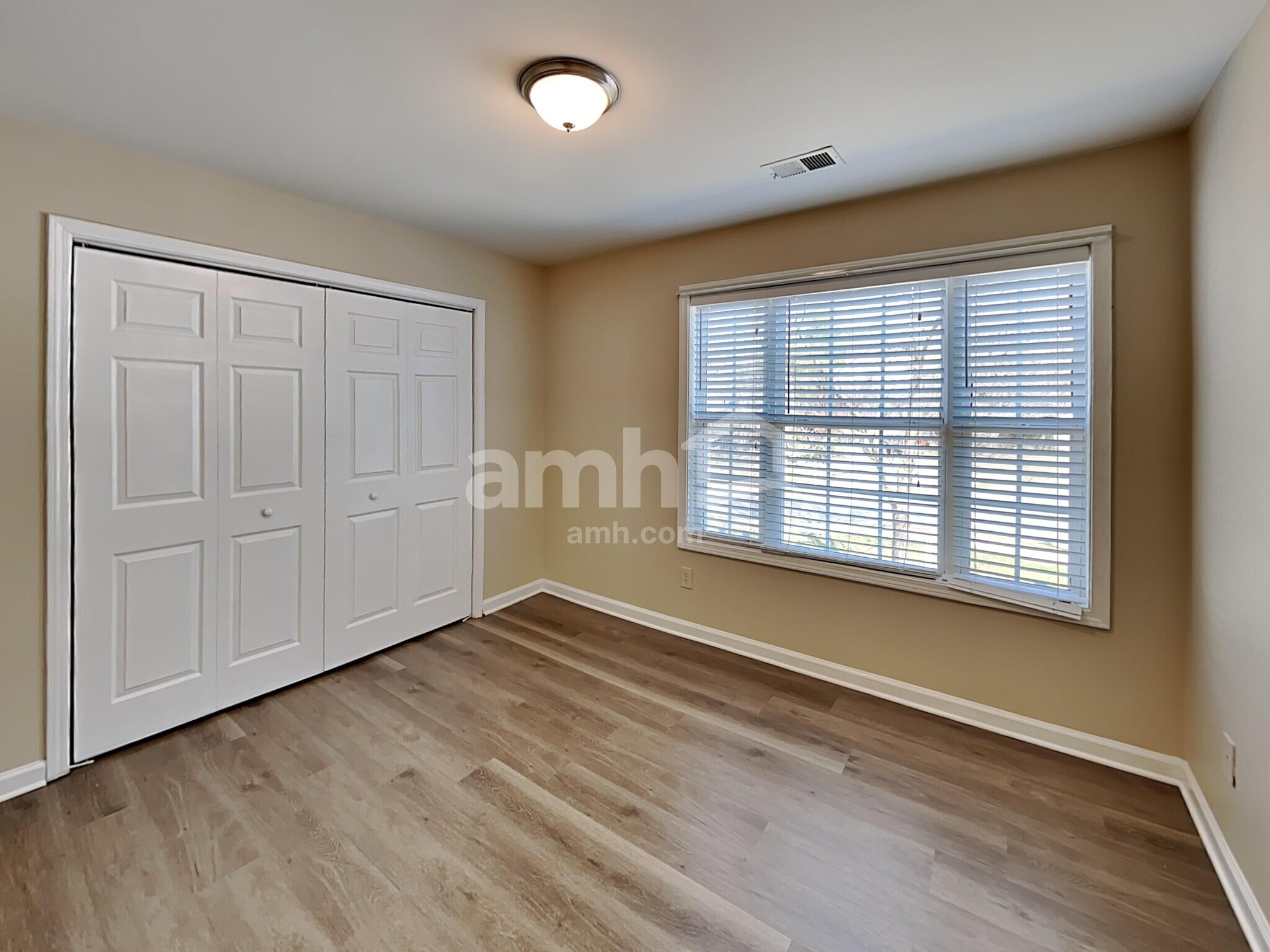 Building Photo - 208 Cole Ct