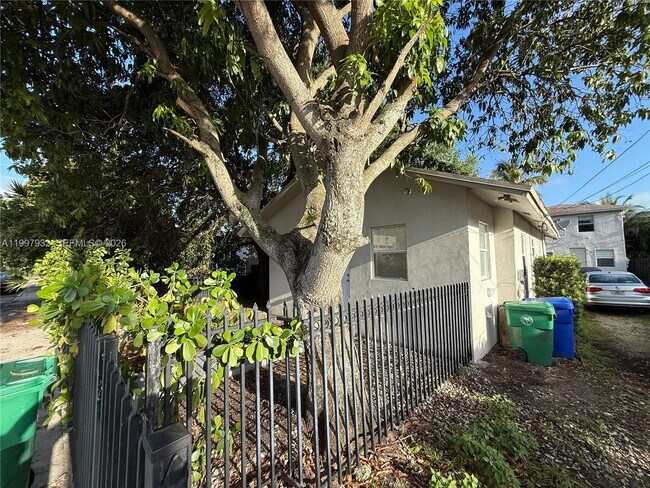 Building Photo - 253 NW 48th St