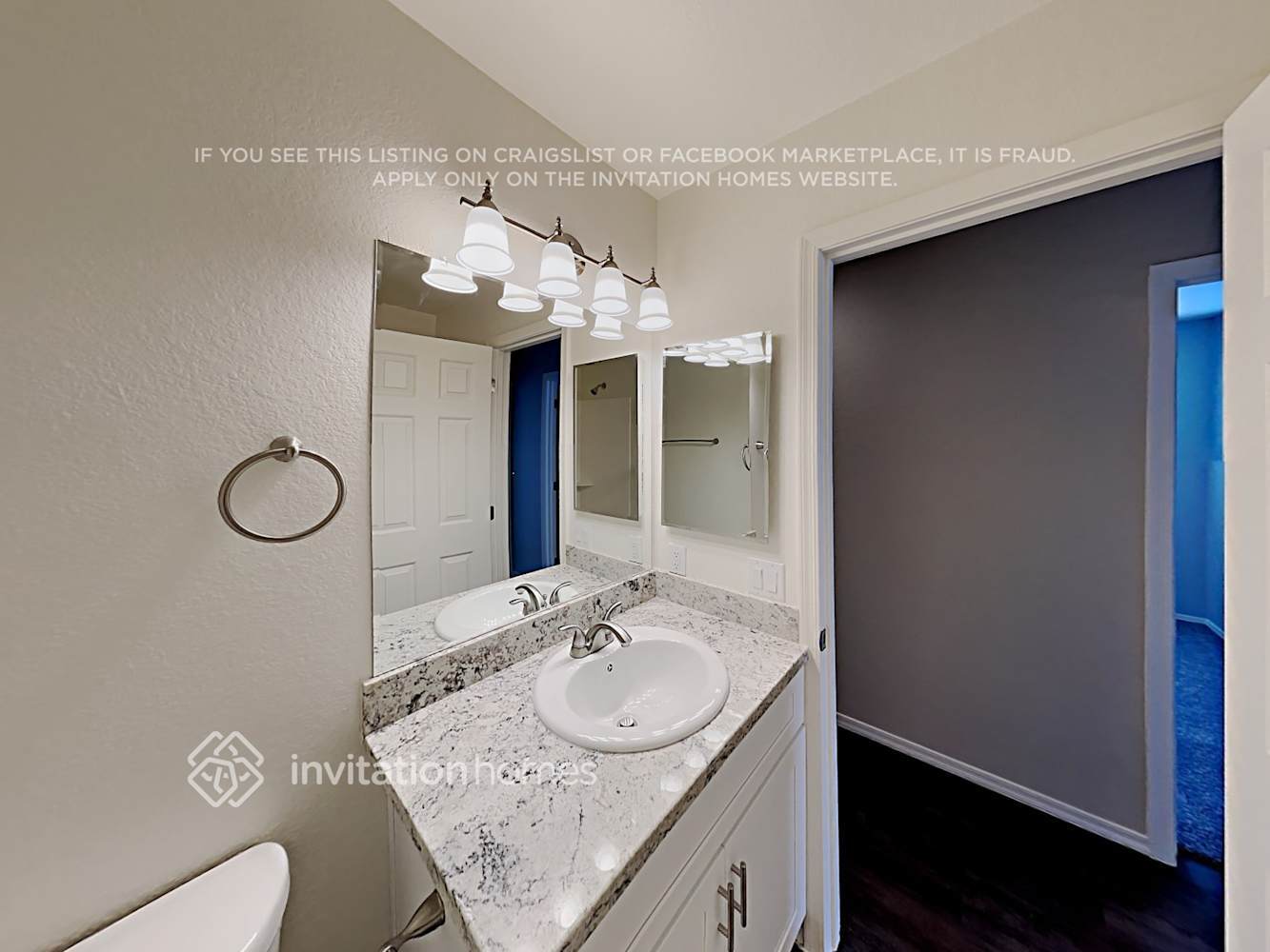 Building Photo - 10908 E Forge Ave