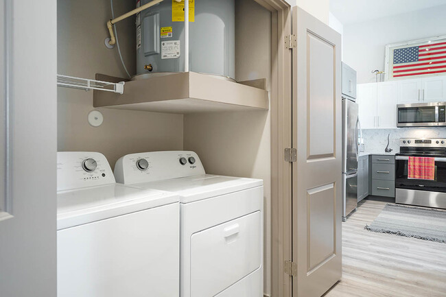 Juno Deluxe Smart - Laundry - unfurnished - Northside Apartments