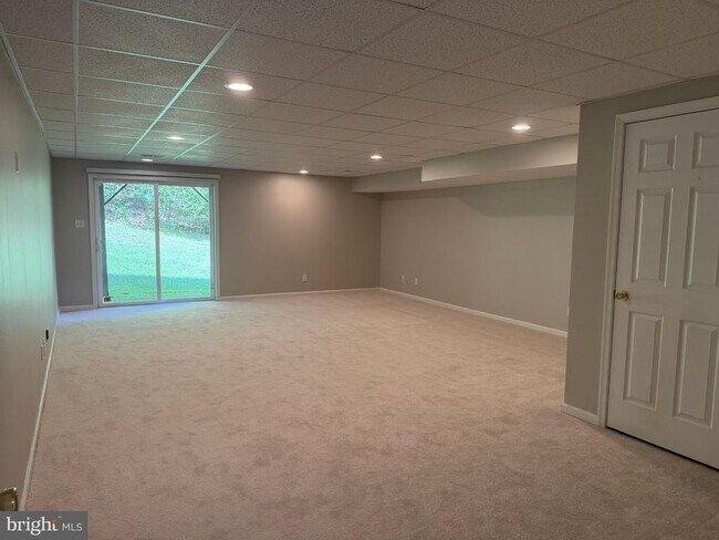 Building Photo - 278 Yorktown Ct