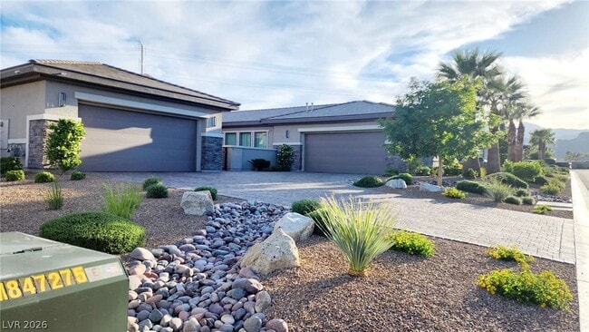 Building Photo - 8477 Wolf Mountain Ct