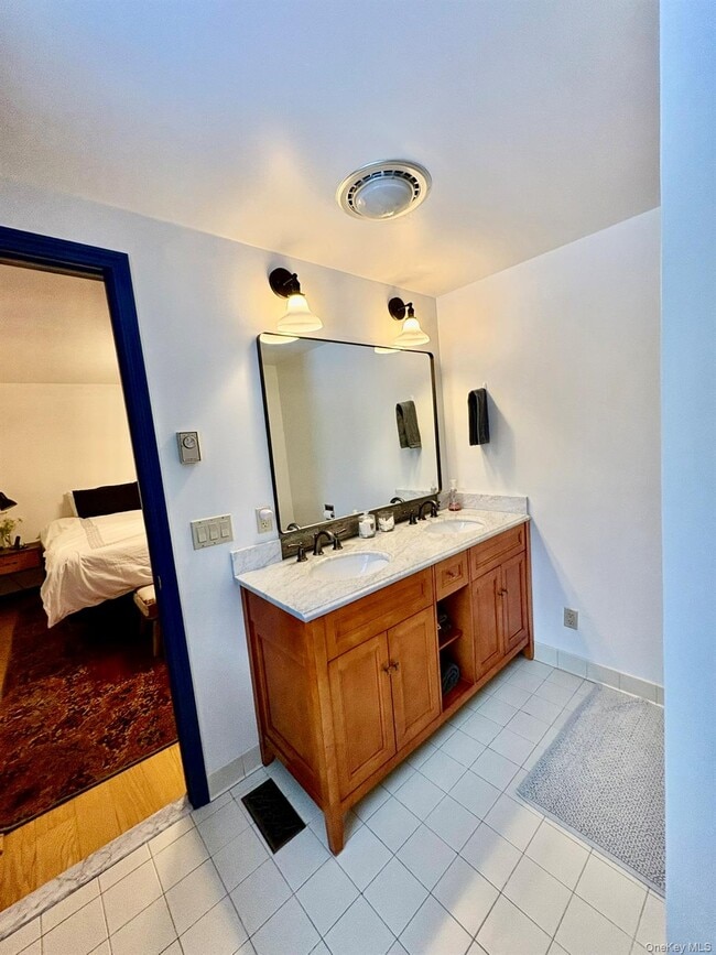 Building Photo - 84 Country Rd