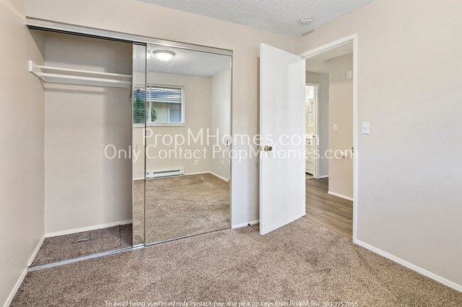 Building Photo - Discover Serenity in Montavilla's Hidden Gem!