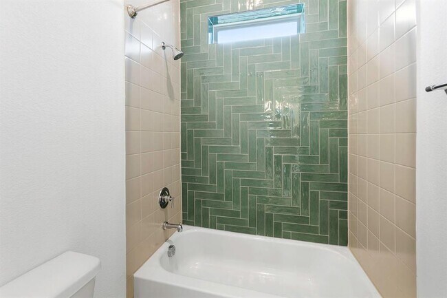 Building Photo - 151 Starfire Dr