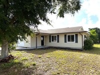 Building Photo - Renovated Home