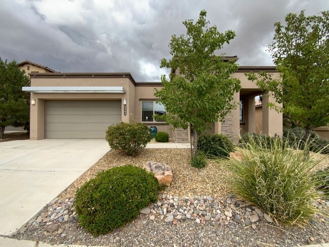Primary Photo - 3 Bedroom & An Office Luxury Home Availabl...