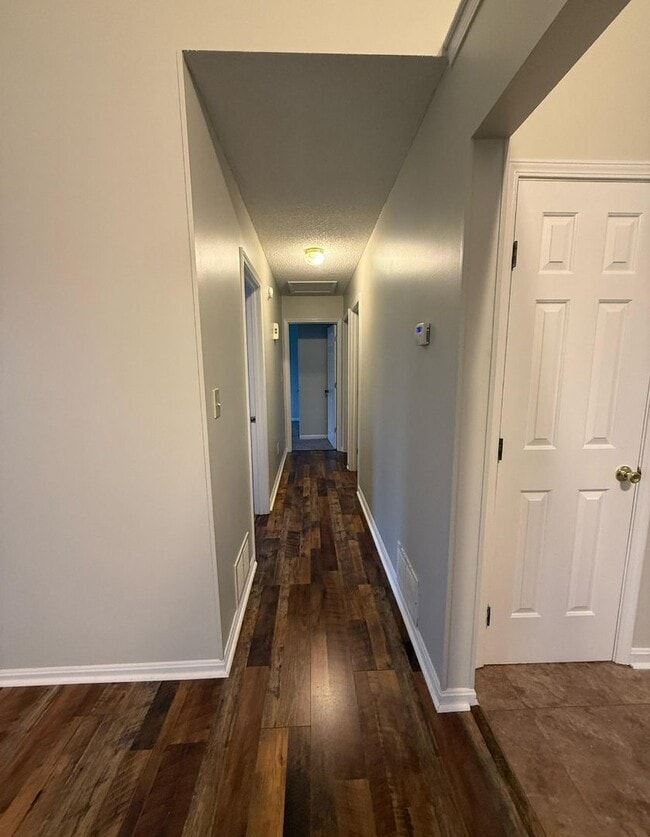 Building Photo - ***NEW Price***