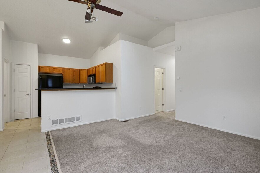 Building Photo - 964 Samuel Point