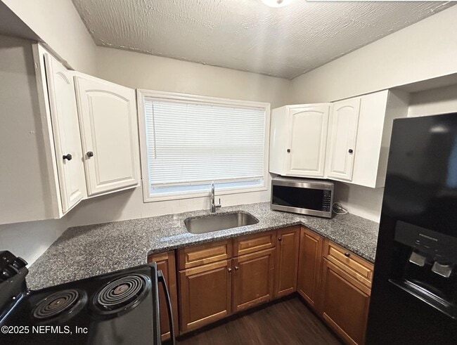 Building Photo - 8214 Herlong Rd