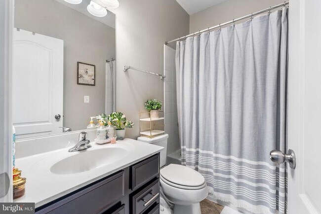 Building Photo - 726 River Mist Dr