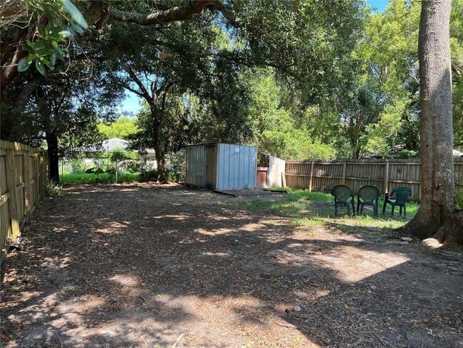 Building Photo - 1624 Delaware Ave