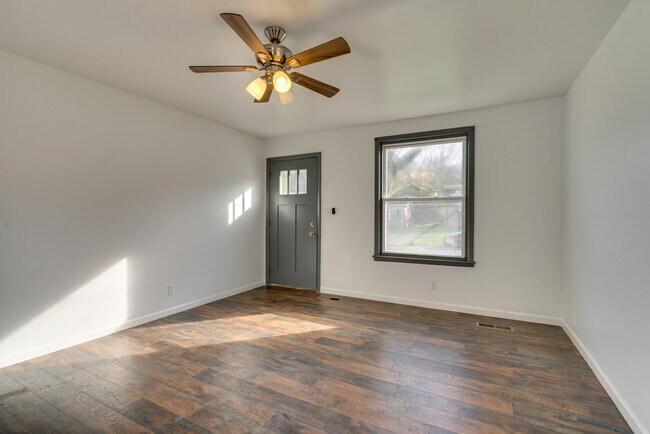 Building Photo - 1481 Snell Blvd