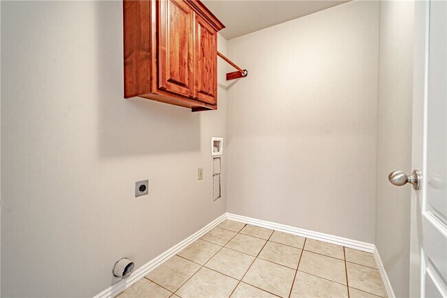 Building Photo - 1161 Coventry Ln