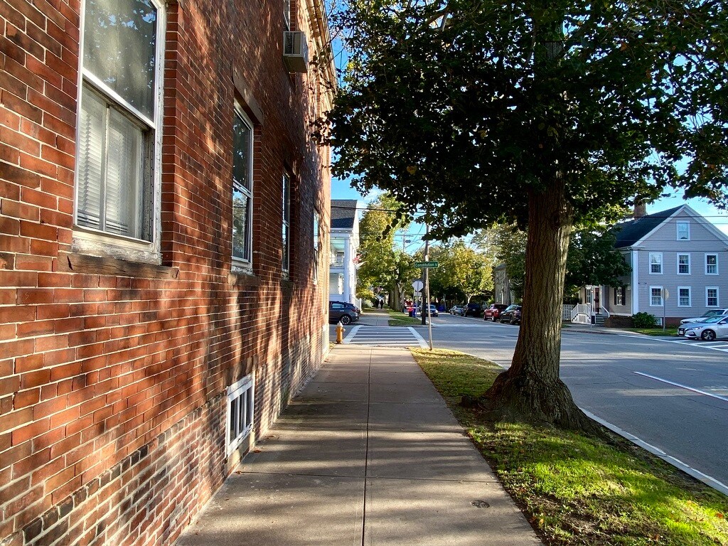 Building Photo - 31 Constitution St