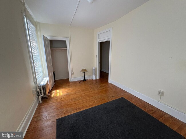 Building Photo - 224 Farnsworth Ave