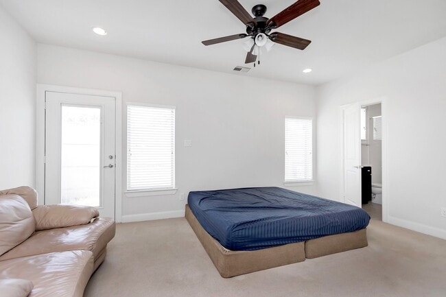 Building Photo - 1221 Bonner St