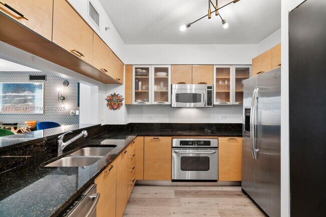 Building Photo - 31 SE 5th St