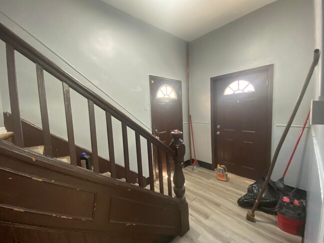 Building Photo - 468 Avenue A