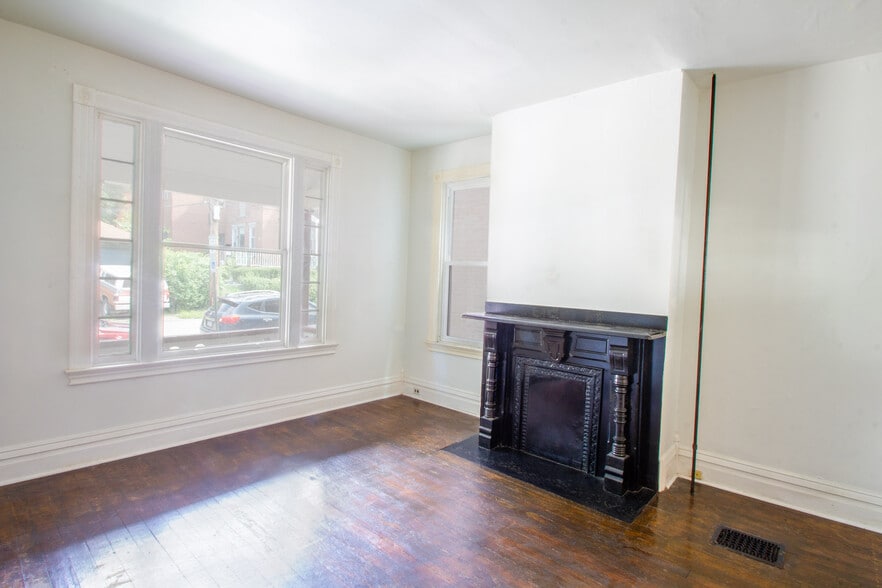 Building Photo - 707 Pitt St