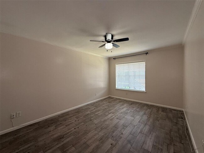 Building Photo - 2250 Bering Dr
