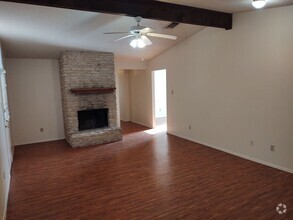 Building Photo - 240-242-242 Craddock Ave