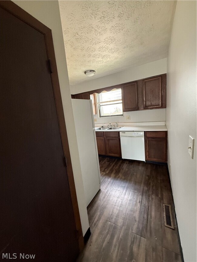 Building Photo - 1060 Brandywine Blvd