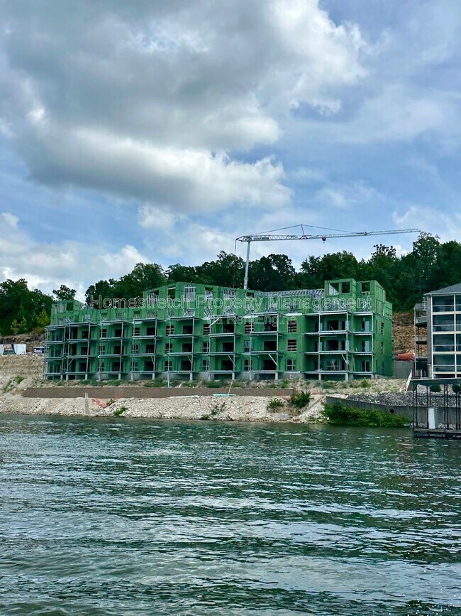 Building Photo - 5 Lake Rd