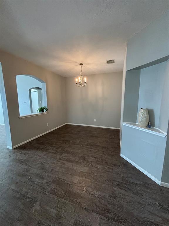 Building Photo - 1702 Oak Ridge Dr
