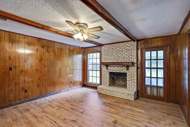 Building Photo - 155 Cypress Dr