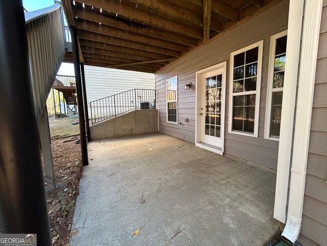 Building Photo - 706 Oracle Dr NE