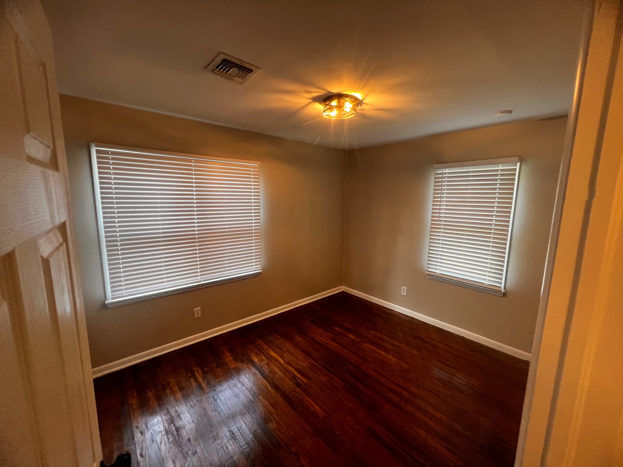 Building Photo - 1321 N 2nd Ave