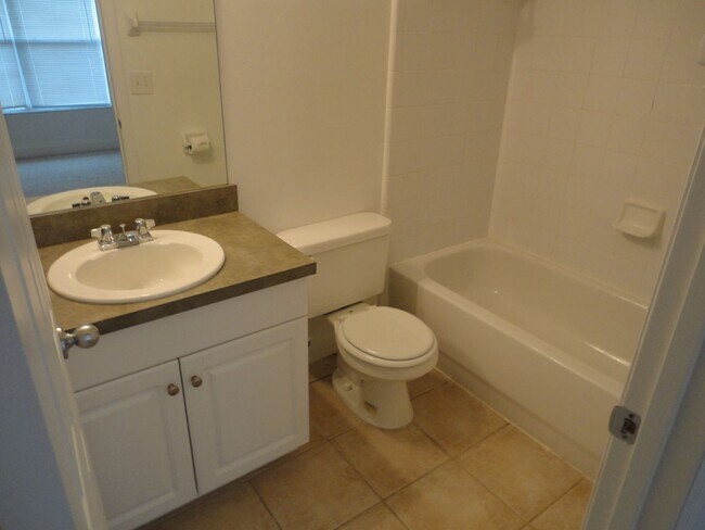 Building Photo - 2636 SW 35th Pl