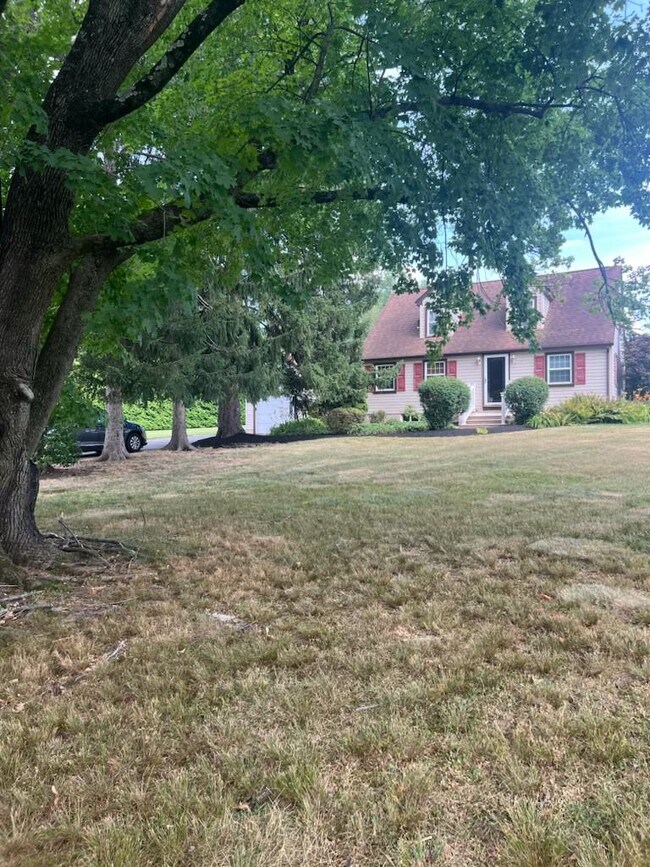 Building Photo - 70 Tartan Rd