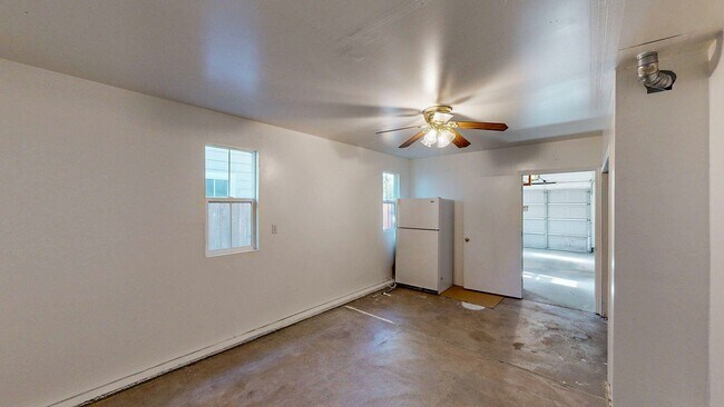 Building Photo - Beautiful 3 Bedroom 2.5 Bath Single Family...