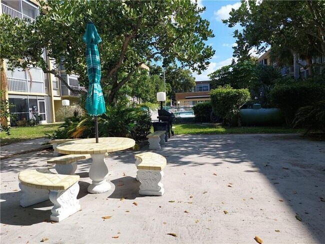 Building Photo - 367 S Federal Hwy