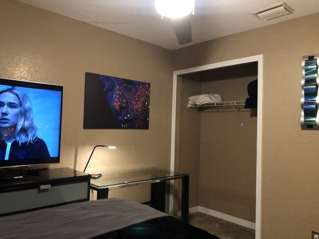 Building Photo - 1165 Bryn Mawr Dr