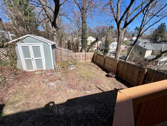 Building Photo - Gorgeous 3-Bedroom Home with Finished Basement in Havertown! Available NOW!