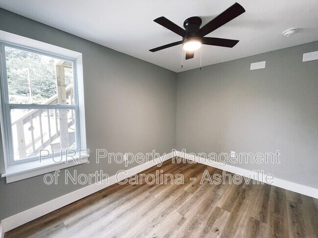 Building Photo - 268 Sand Hill Rd