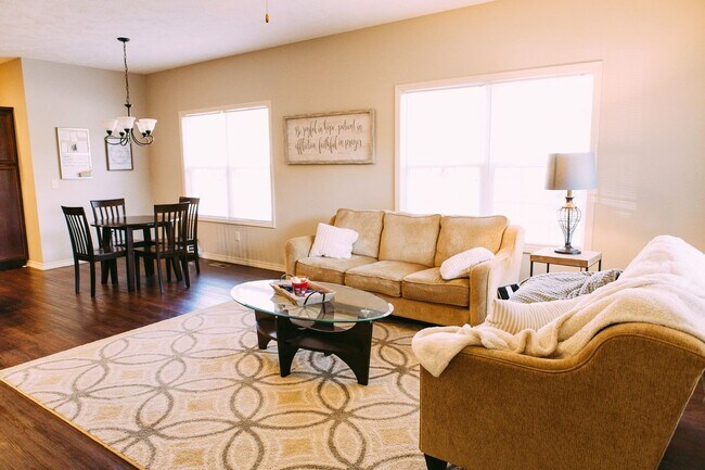 Primary Photo - 3 bed 3 bath house house Central Springfield