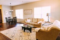 Building Photo - 3 bed 3 bath house house Central Springfield