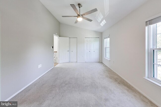 Building Photo - 4 Earth Star Ct