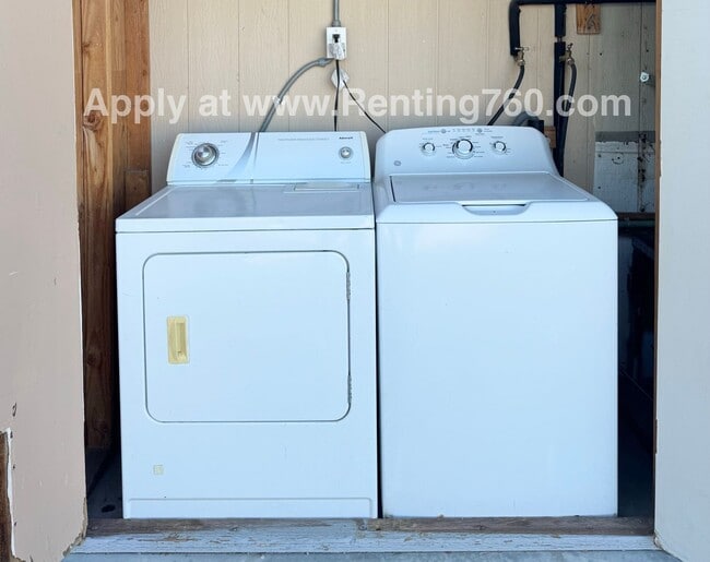 Building Photo - Super Cute Furnished Beach Cottage!