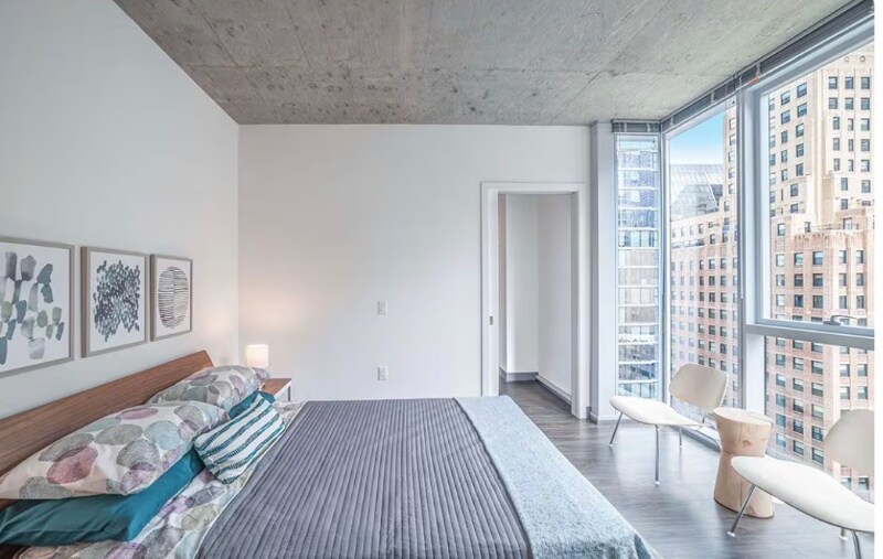 Building Photo - 200 W Washington St