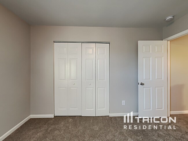 Building Photo - 1 Ridgeleigh Way