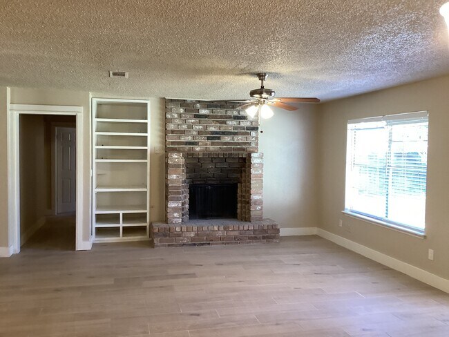 Building Photo - 2511 Peaceful Valley Dr