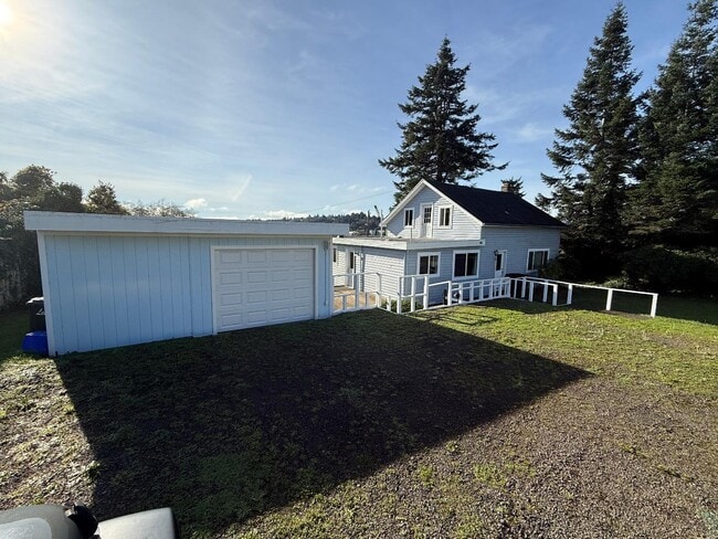 Building Photo - 490 5th Ave