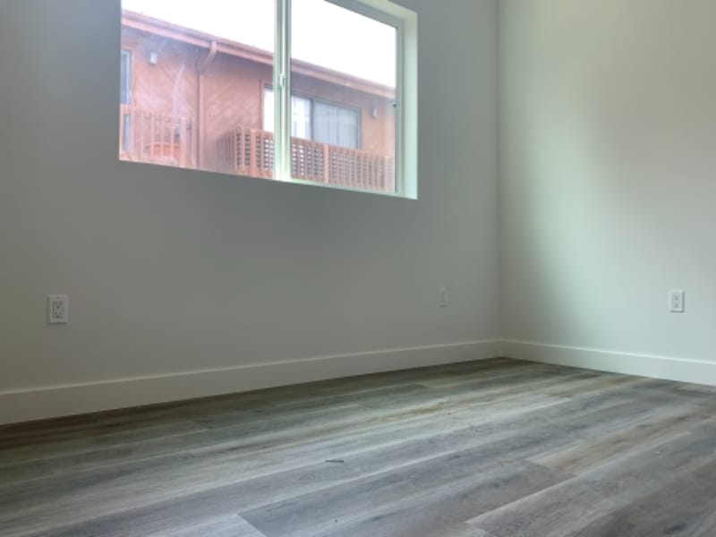 Building Photo - 4825-4825 Riverton Ave