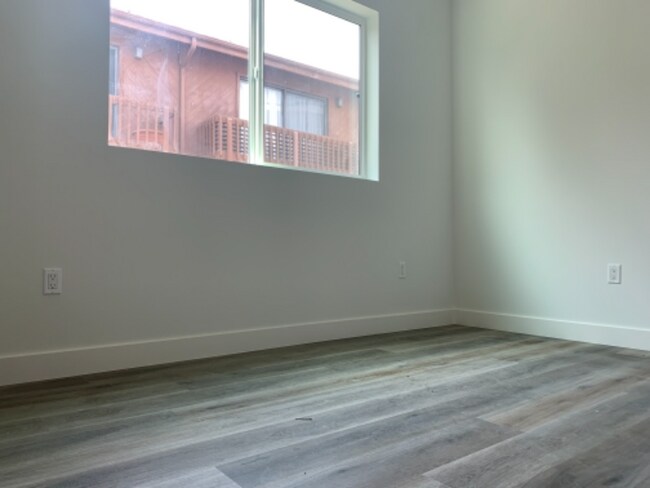 Building Photo - 4825 Riverton Ave